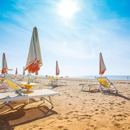 Coastal With Spacious Terrace Apartament Bibione